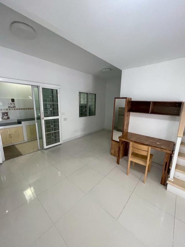 ให้เช่าทาวโฮมซอยแจ้งวัฒนะ –ติวานนท์ 39ใกล้ โรงเรียนสวนกุหลาบนนทบุรี และ โรงเรียนเซนต์ฟรังซิส เช่าจดทะเบียนได้ โครงการ เด 2