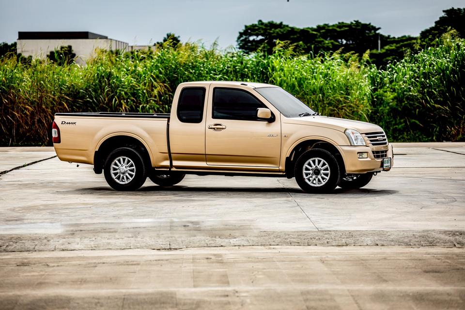 Isuzu D-Max 2.5 SLX Space Cab เกียร์ธรรมดา สีน้ำตาล ปี 2005