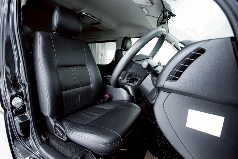 TOYOTA VENTURY 3.0 V 2015  10
