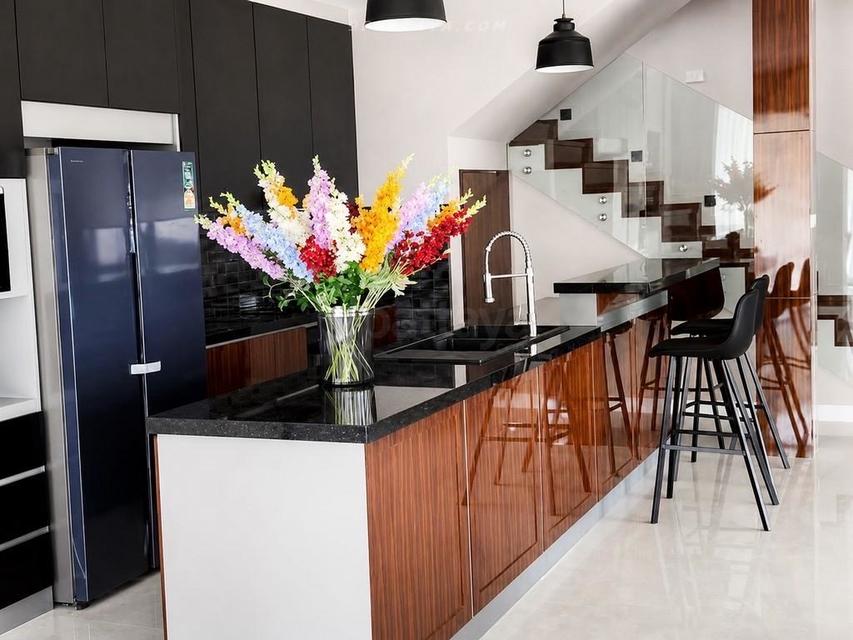 For Rent — Brand-New 2-Storey Pool Villa near Mabprachan LakeBrand-new fully furnished 2-storey house for rent at The Shade Villas, 3