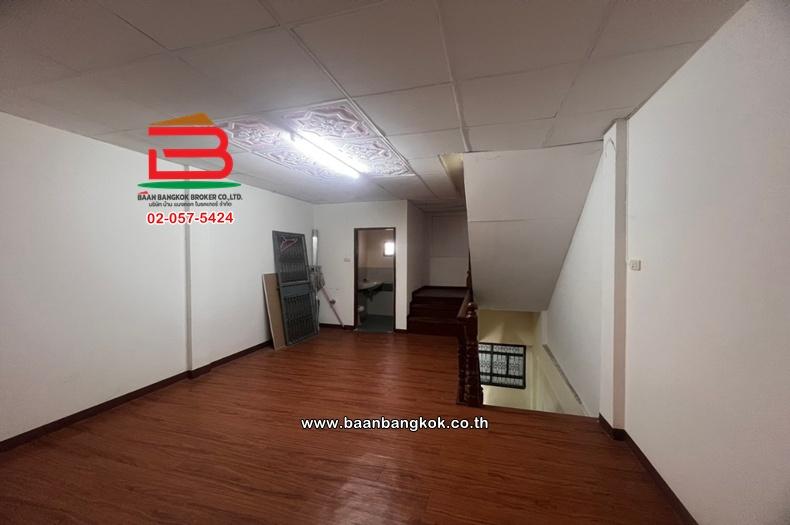 อาคารพาณิชย์ เนื้อที่ 16 ตร.ว. หมู่บ้าน เค.ซี.1 (ซอยหทัยราษฏร์ 39) ถนนหทัยราษฎร์ แขวงสามวาตะวันตก เขตคลองสามวา 7