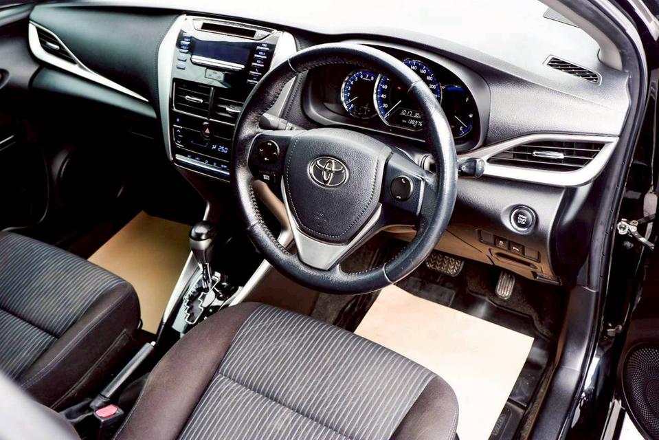 Toyota Yaris ativ 1.2 E สีดำ ปี 2018 12