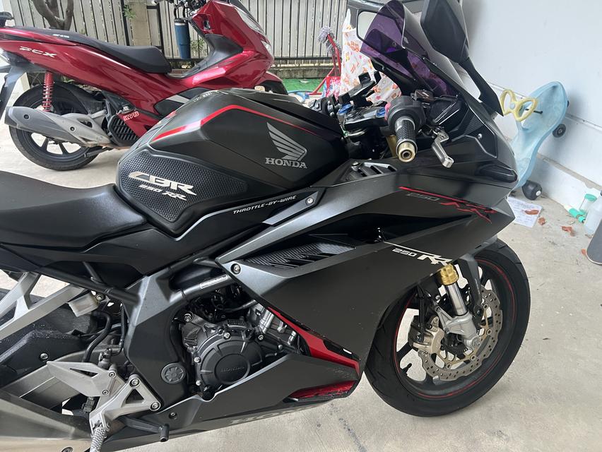 รถจักรยานยนต์ honda cbr250rr