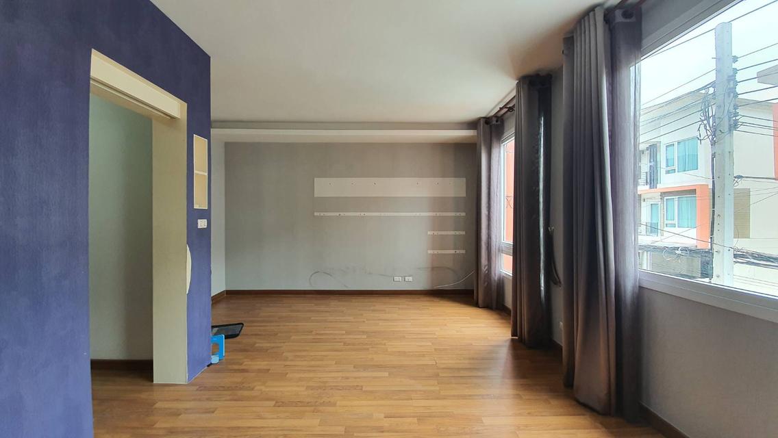 ขายบ้าน The Trust townhome (เกษตรนวมินทร์-ลาดพร้าว) ถนนนวลจันทร์ 5