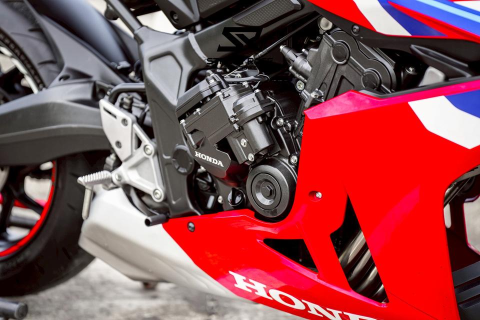 2024 Honda 🔥cbr650r e-clutch ปี 2024 🔥 ✨ รุ่นใหม่ e-clutch ช่วยให้เปลี่ยนเกียร์ลื่นไหล ขี่สนุกกว่าเดิม!