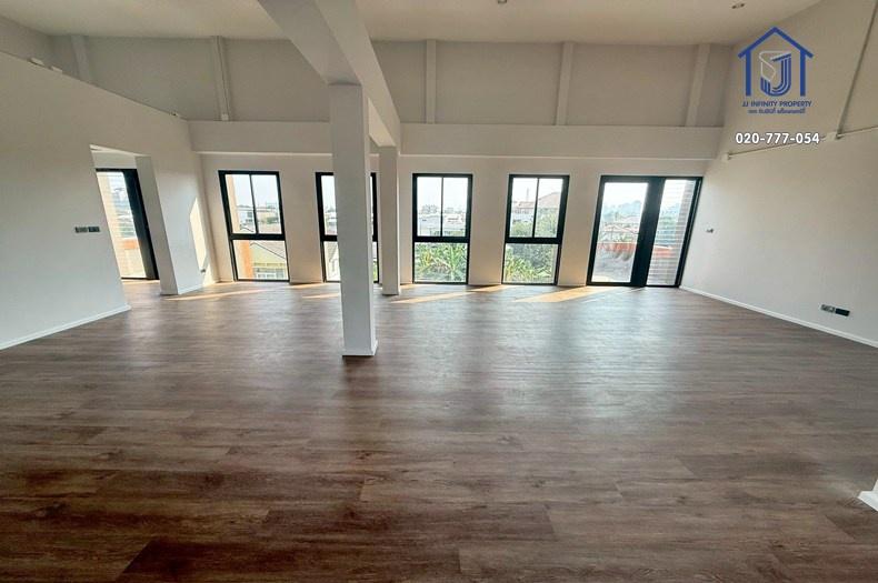 ขายโฮมออฟฟิศ 3.5 ชั้น บริทตัน ซอยลาดพร้าว 41 แยก 16 พร้อมลิฟต์ส่วนตัว ใกล้MRT สถานีภาวนา 9