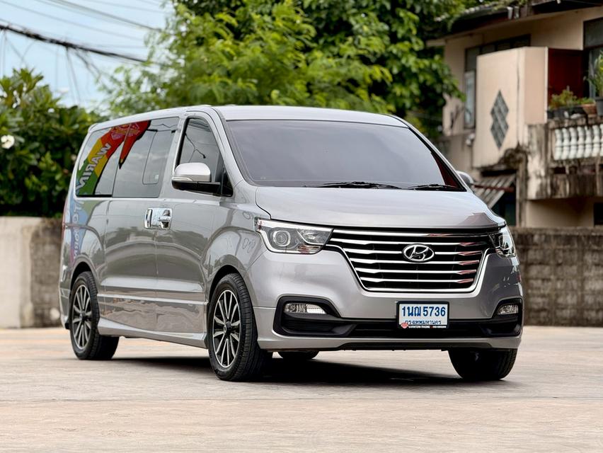 HYUNDAI H1 DELUXE 2018