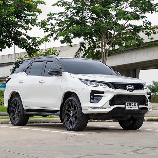 FORTUNER 2.8 GR Sport Black Top 4WD ปี 2022 รหัส 12AT2253 8