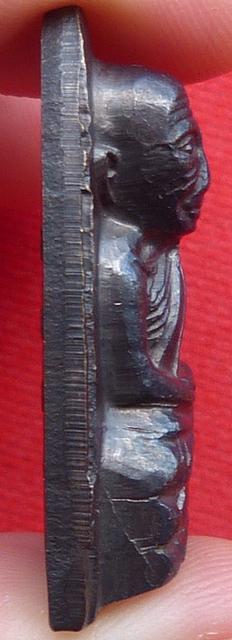 หลวงปู่ทวดพิมพ์ใหญ่หลังหนังสือ 3