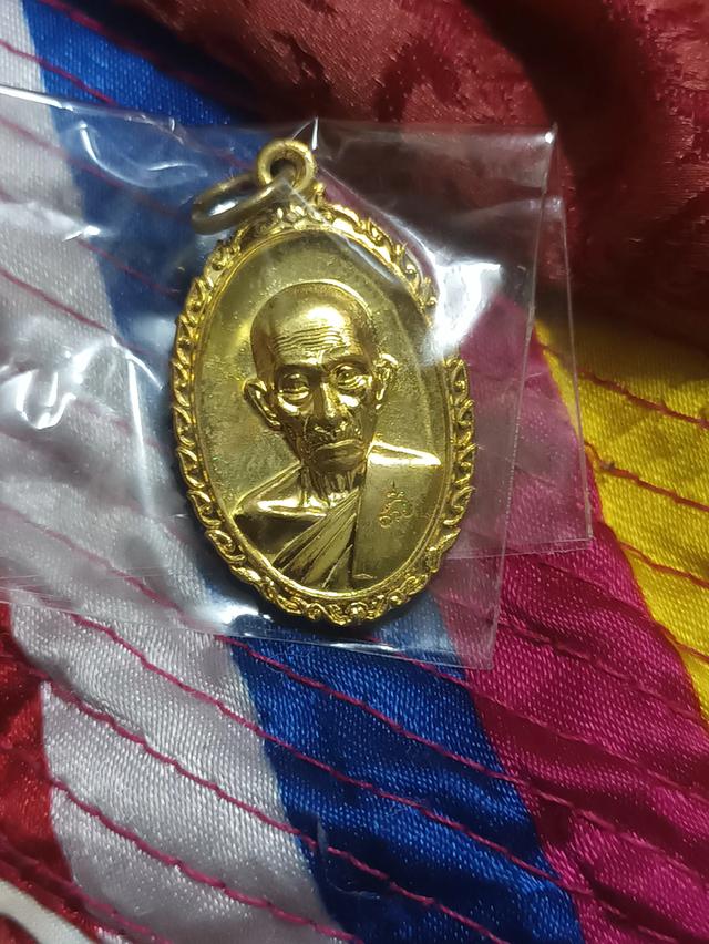 หลวงพ่อรวยรุ่นรวยรวยเฮงเฮงปี60