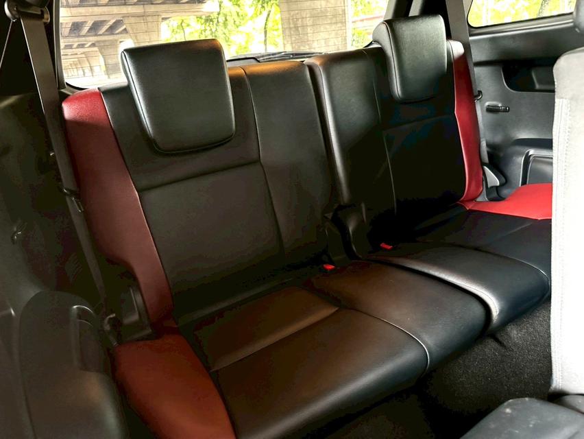 ขายรถ Toyota Fortuner Legender 2.4 2WD ปี 2022 สีดำ เกียร์ออโต้ 10