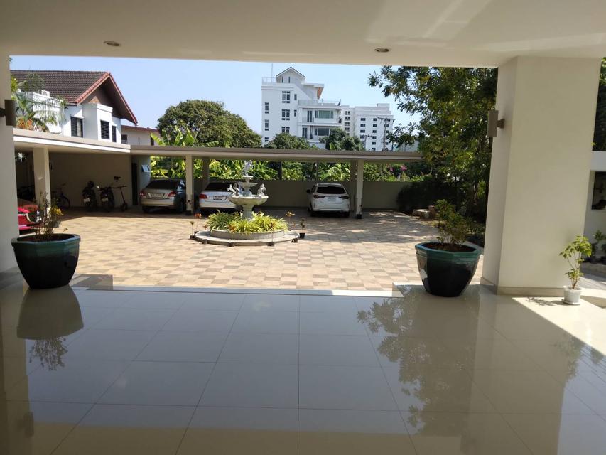  Rent Luxury Condo villa very privacy so much good enviroment 50000-60000 THB. Sukhumvit63 5