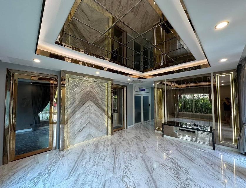 ให้เช่าบ้านเดี่ยว 2 ชั้น หมู่บ้าน เดอะแกรนด์ ปิ่นเกล้า บ้านสวยมาก / หลังใหญ่ 118 ตารางวา / แอร์ 9 เครื่อง 2