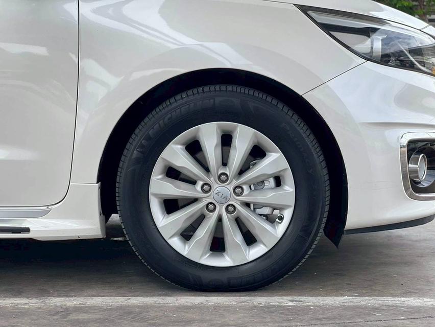 Kia Grand Canival 2.2EX (11ที่นั่ง) ปี 2015 จด 2017 สีขาว รูปที่ 5