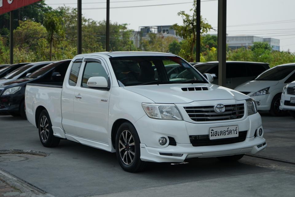 2015 TOYOTA VIGO 2.5E TRD 2