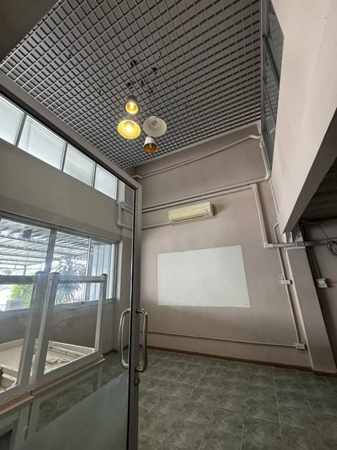 ขายโฮมออฟฟิศ 4.5 ชั้น 2 คูหา 520 ตรม. ตีทะลุเป็นคูหาเดียวแล้ว ซอยนวมินทร์ 80 เข้าซอยเล็กน้อย ใกล้โลตัสนวมินทร์ 3