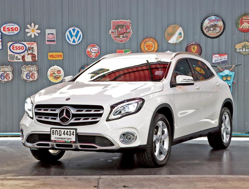 MERCEDES-BENZ GLA200 W156 1.6 Urban ปี 2019