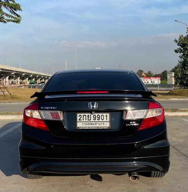 HONDA CIVIC FB 1.8E สี ดำปี 2013 เกียรออโต้