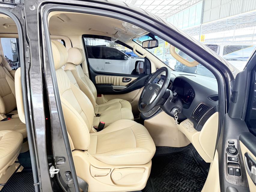 Hyundai H-1 2.5 Deluxe (ปี 2017) Wagon AT 8