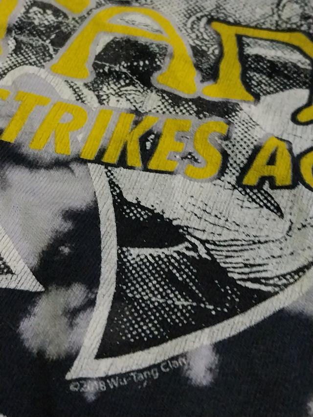 เสื้อยืดแขนสั้น แนวกลุ่มฮิปฮอปสัญชาติอเมริกัน WU-TANG Clan "Strikes Again" แท้ มือสอง สภาพดี ของพร้อมส่งครับ รูปที่ 4