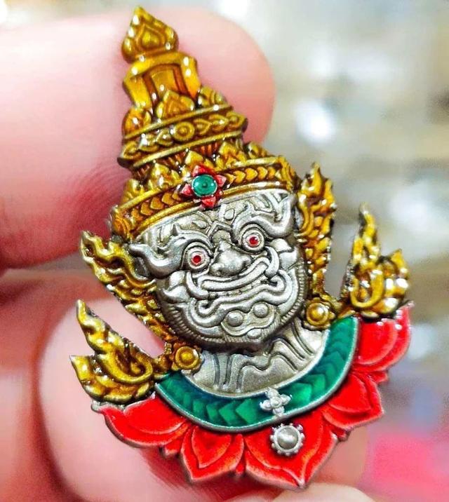Wealth & Protection: The Legendary “Thao Wessuwan Ban Dan Sap” Amulet 3