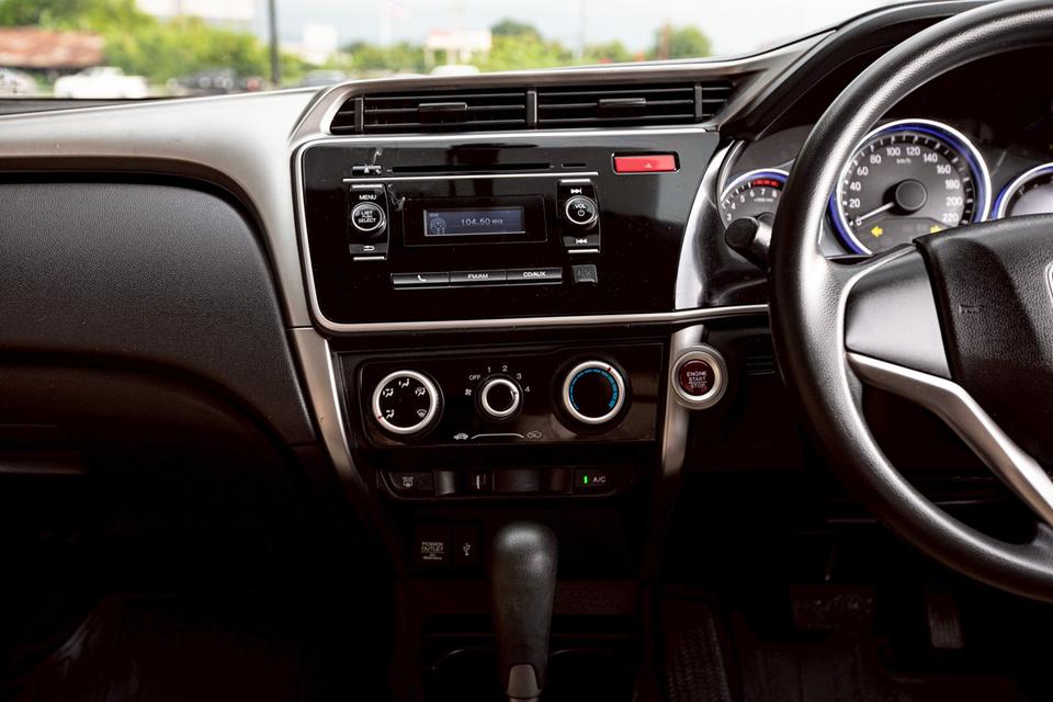 Honda City 1.5S ปี 2017 สีเทา มือเดียวป้ายแดง  17