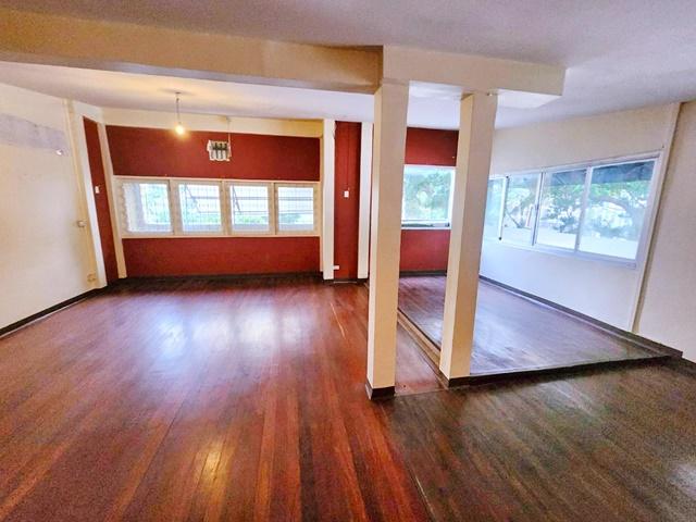 อโศก-สุขุมวิททำธุรกิจ ให้เช่า Showroom ใกล้ MRT-BTS ร้านอาหาร 250คัน 180ตรว. 720ตรม. 4