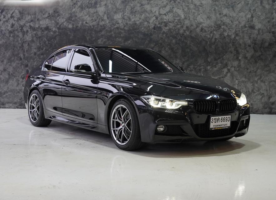 รหัสรถ JRS6693 🚘 BMW 330e M Sport (LCI) รถปี 2017