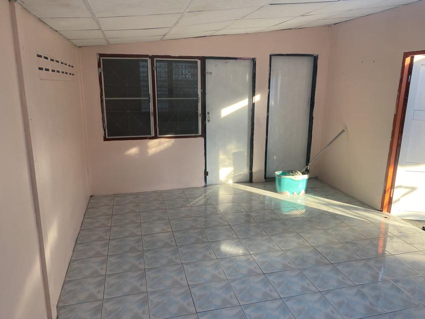 ที่ดินพร้อมห้องเช่าอ่าวอุดม 11