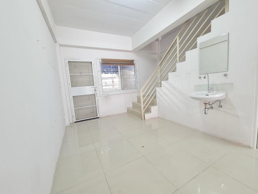 อาคารพาณิชย์ 3 ชั้น โครงการอีสต์เกท ศรีราชา 7