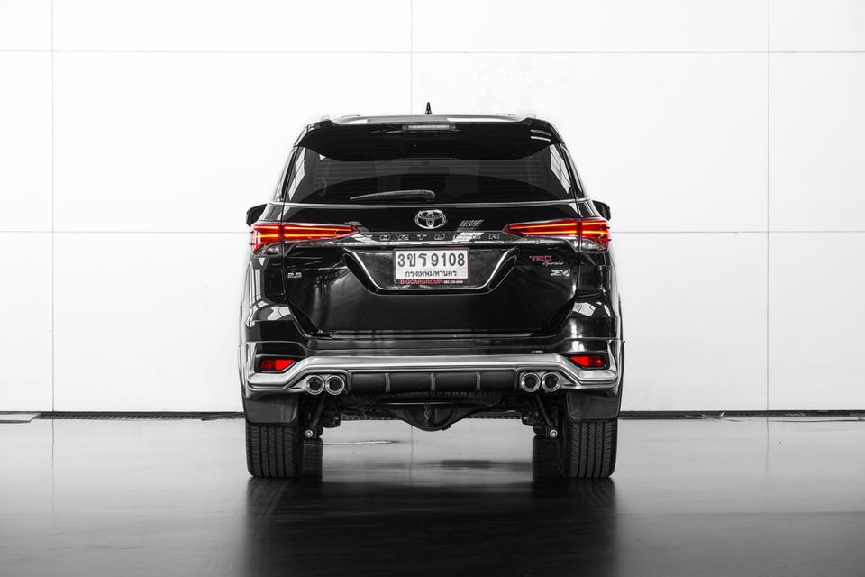 2019 TOYOTA FORTUNER 2.4 V 2WD SUV สีดำ เลขไมล์ 120945 กม. 6