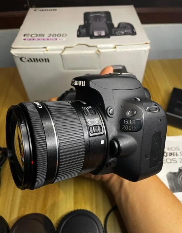 Canon EOS 200D  3