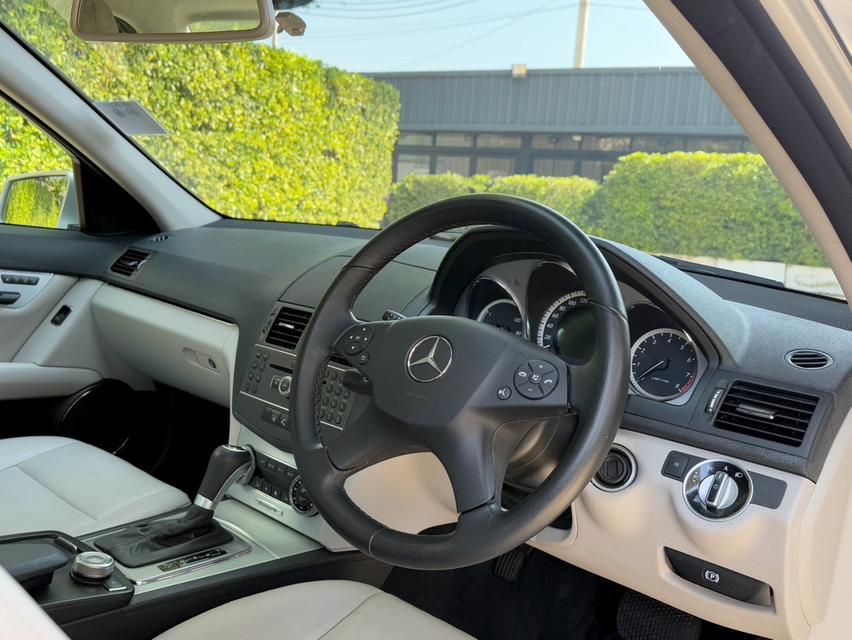 2011 BENZ C CLASS C200 CGI รถมือเดียวออกป้ายแดง รถวิ่งน้อย ประวัติศูนย์ครบ ไม่เคยมีอุบัติเหตุครับ 11