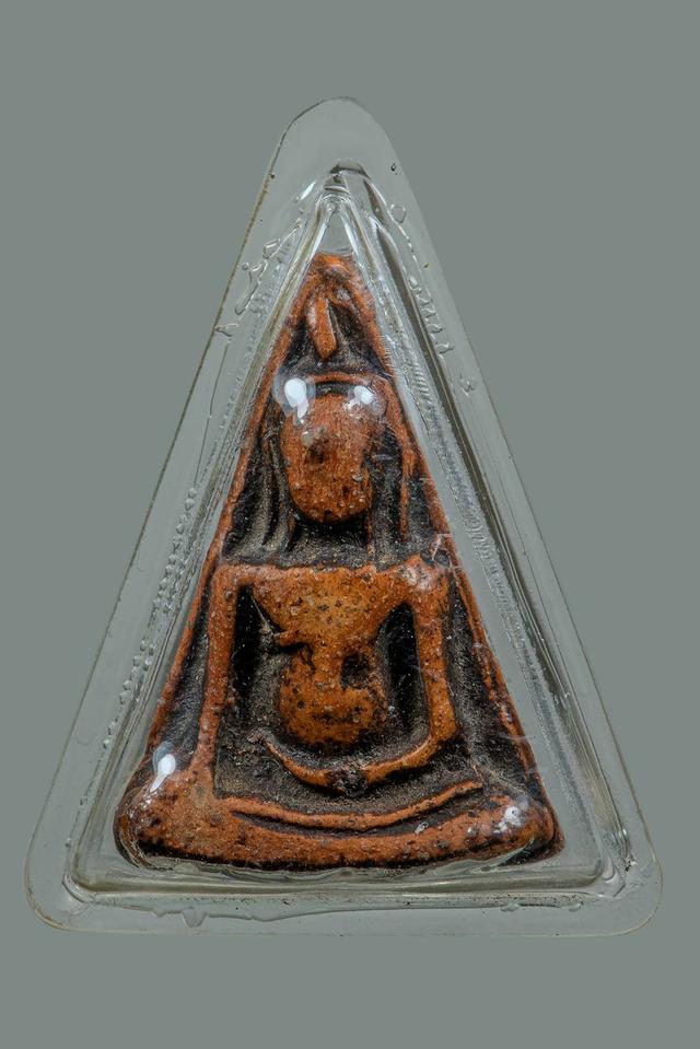พระนางพญาเก่าสวย ให้เช่าค่ะ