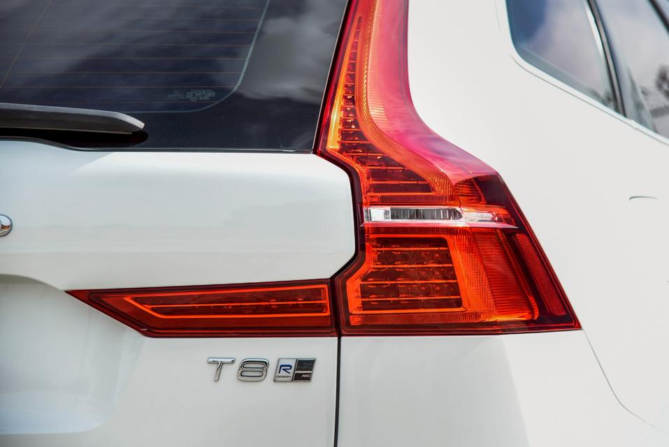 รหัสรถ CBL7547 Volvo XC60 2.0 T8 R-Design 4WD AT 2019 10