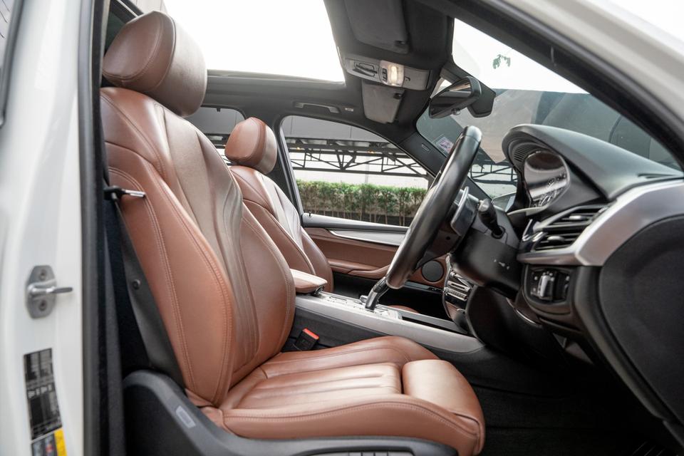 รูป BMW X5 40e X drive M Sport Plug-in Hybrid ปี 2018  📌𝗕𝗠𝗪 𝗫𝟱 𝟰𝟬𝗲 รุ่น 𝗧𝗢𝗣 เข้าใหม่! ราคาเร้าใจต้องจัดแล้วค่ะ⚡️ 5