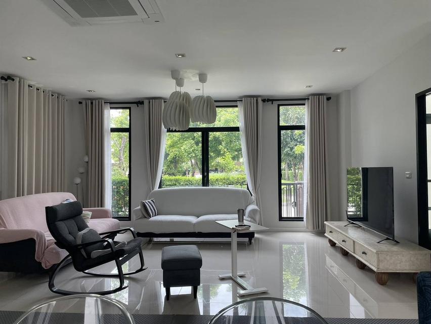 บ้านหรูแปลงมุมสวนส่วนตัว ให้เช่ารามอินทรา เลขมงคล 999 ทิศใต้ 4 นอน 5 น้่ำ 85,000 เท่านั้น (รับต่างชาติ)  ลัดดารมย์ วงแหวนรามอินทรา 16