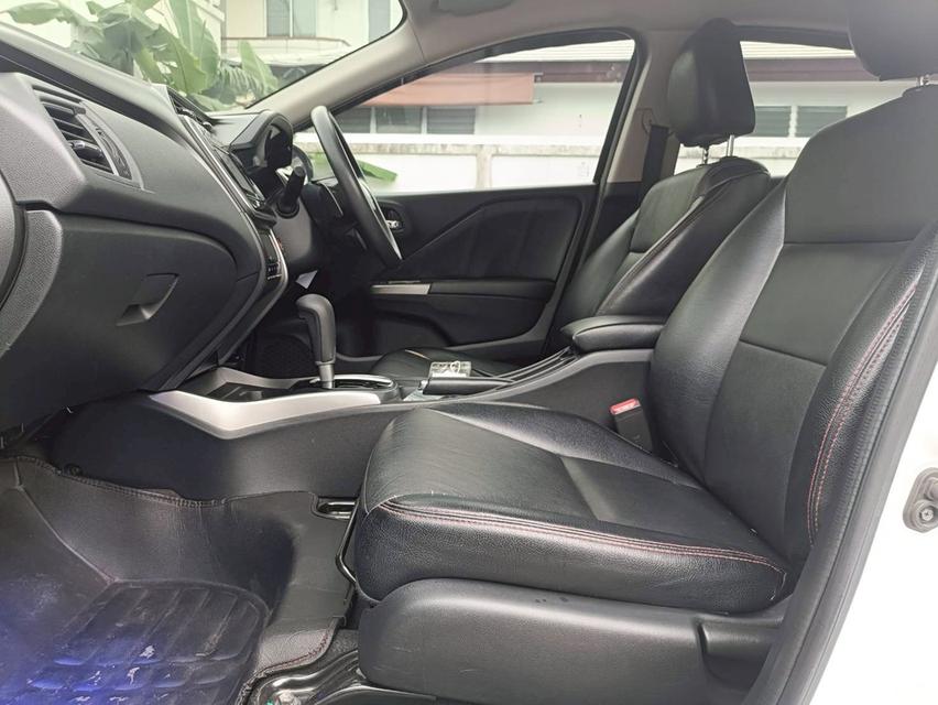 HONDA CITY 1.5 SV TOP   ปี 2018        สีขาว    ออโต้  20