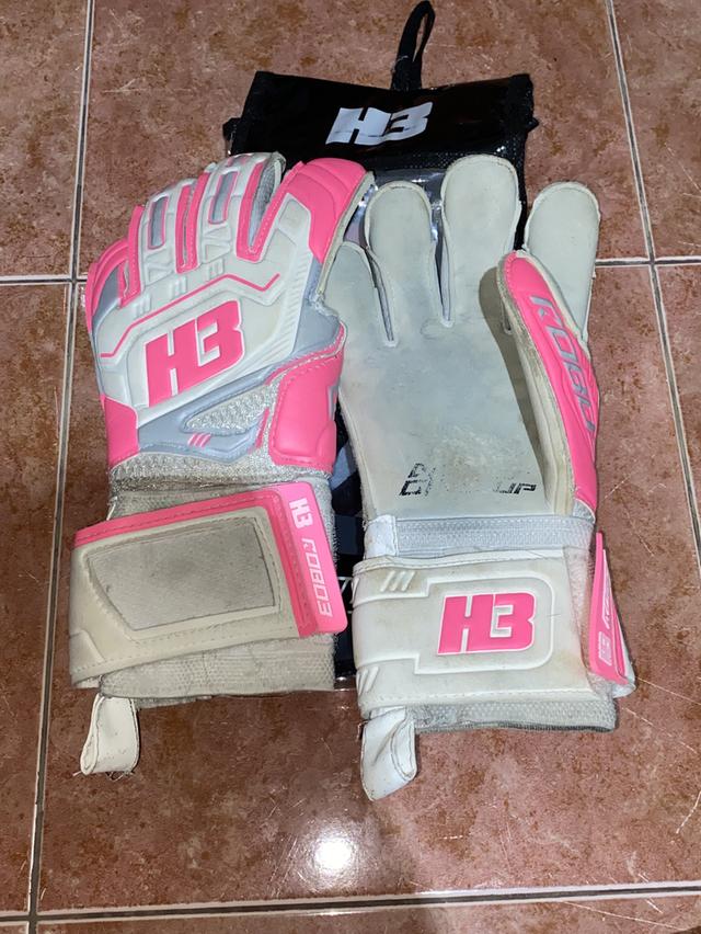 ถุงมือผู้รักษาประตูรุ่นH3 เบอร์8