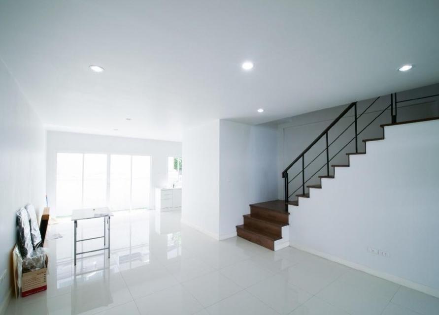 ให้เช่าหรือขายทาวน์โฮมภณาสิริ เรสซิเด้นท์สภาพใหม่ ทาว์นโฮม3ชั้น มีแอร์ทุกห้อง และห้องน้ำทุกชั้น พร้อมห้องรับแขก ห้องเก็บของ แยกเป็นสัดส่วน 2