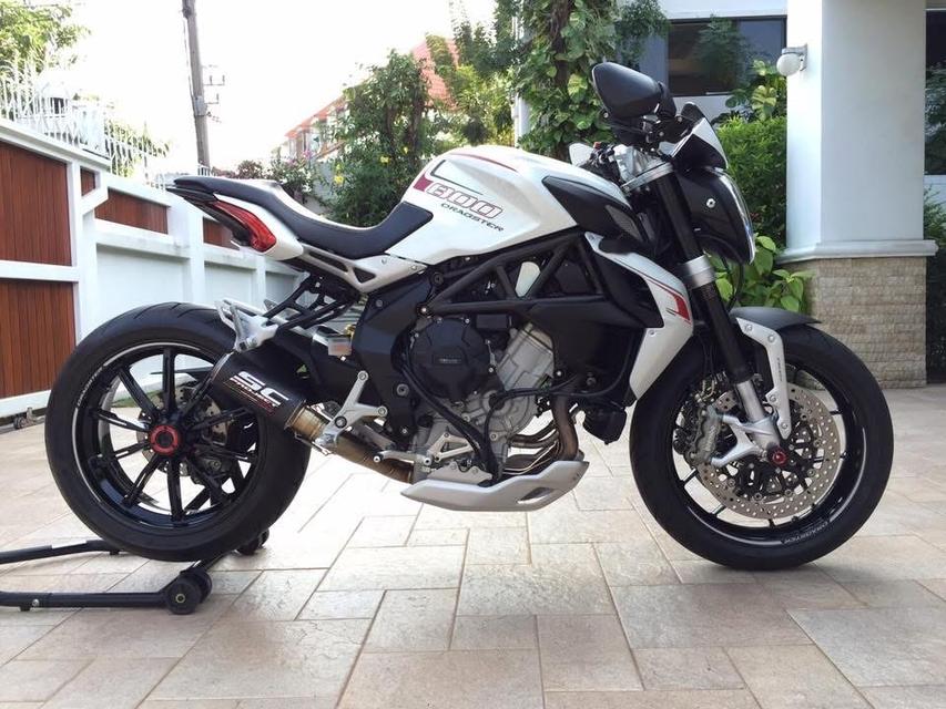 ปล่อย MV Agusta Dragster 800 5