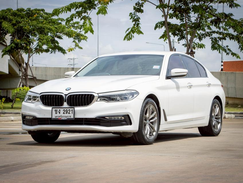 BMW 520D 2.0 SPORTS ปี2018เครื่องยนต์ดีเซล 4 สูบ 2.0 ลิตร TwinPower Turboรถบ้านแท้ ออพชั่นเต็มคัน ใช้งานน้อย