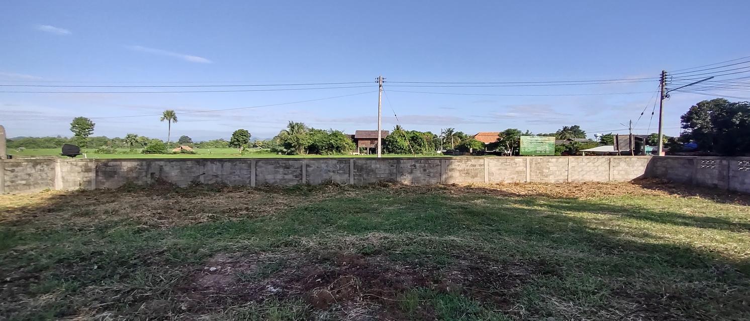 ที่สำหรับสร้างบ้าน 115ตรว 490,000อยู่บ้านนาแก้วตะวันออก ต.นาแส่ง อ.เกาะคา จ.ลำปาง วิวเขา วิวทุ่งนา อยู่กลางชุมชนห่างถนนพหลโยธิน 80เมตร ห่าง7-1 1