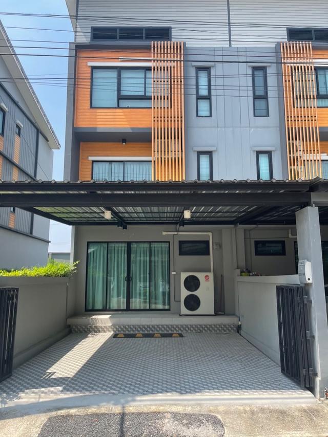 ให้เช่าทาวน์โฮม 3 ชั้น Eco Space บางนา-วงแหวน | โฮมออฟฟิศสมบูรณ์แบบ | 3 นอน 3 น้ำ | ศูนย์กลางธุรกิจและการใช้ชีวิต ใกล้เมกาบางนา | 20 นาทีถึงสุวรรณภูมิ 5