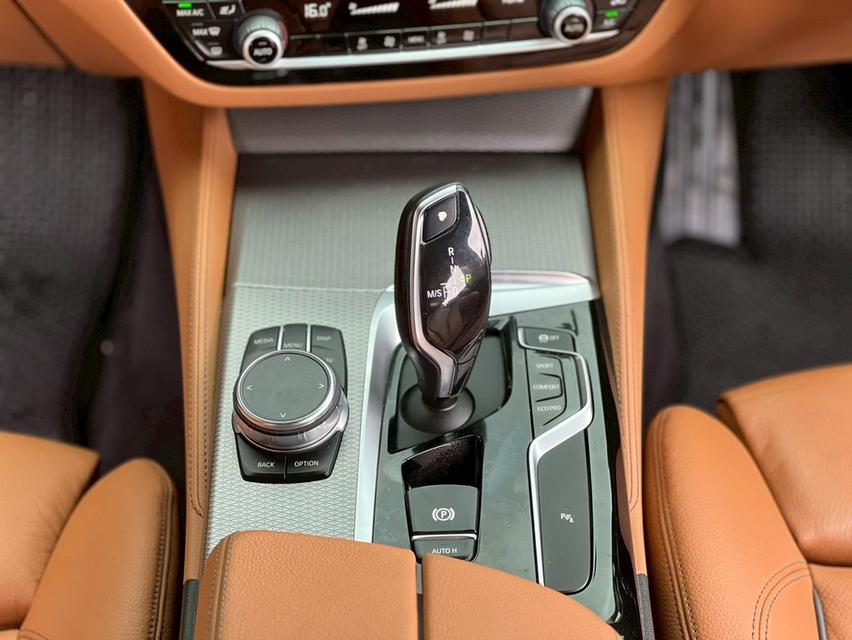 ปี 2018 BMW SERIES 5, 520d M SPORTโฉม G30 ปี17-24 สีดำ เกียร์ออโต้ ดีเซล 14