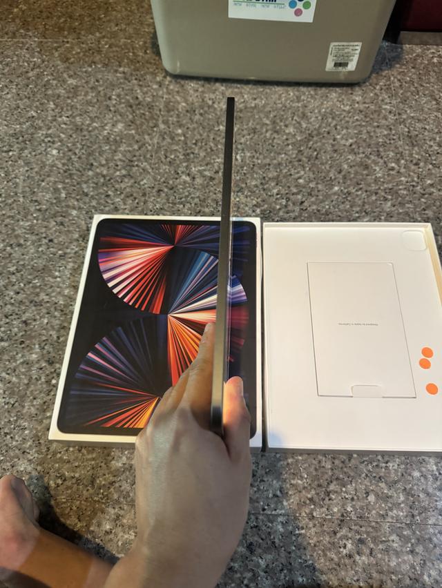 ขายๆๆๆถูกๆๆiPadPro12.9 M1 สีSpace Gray 256กิ๊กWifi Only มีกล่องคับใช้งานดีทุกๆฟังชั่นสูนTrueทุกๆฟังชั่นรีสโตได้ตลอดไม่มีติดไอคราว สภาพ: 99.99% สวยๆๆค