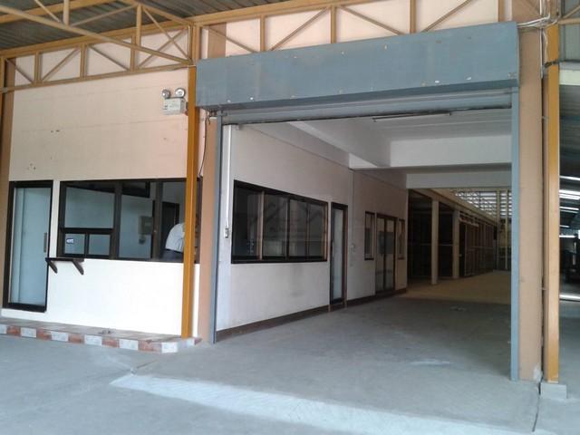 ให้เช่าโกดังพร้อมออฟฟิศ 1184 ตรม. ซอยลาซาล 54 ถนนสุขุมวิท 105 ใกล้ MRT สถานีศรีลาซาล เพียง 750 เมตร รถเทรลเลอร์เข้าได้ น 1