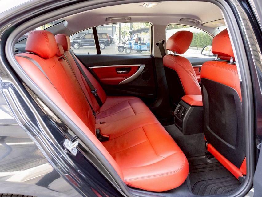 BMW 330e Sport ปีจด 2018 เจ้าของเดียว รถสวยไม่มีอุบัติเหตุ ยางปี 2025 11