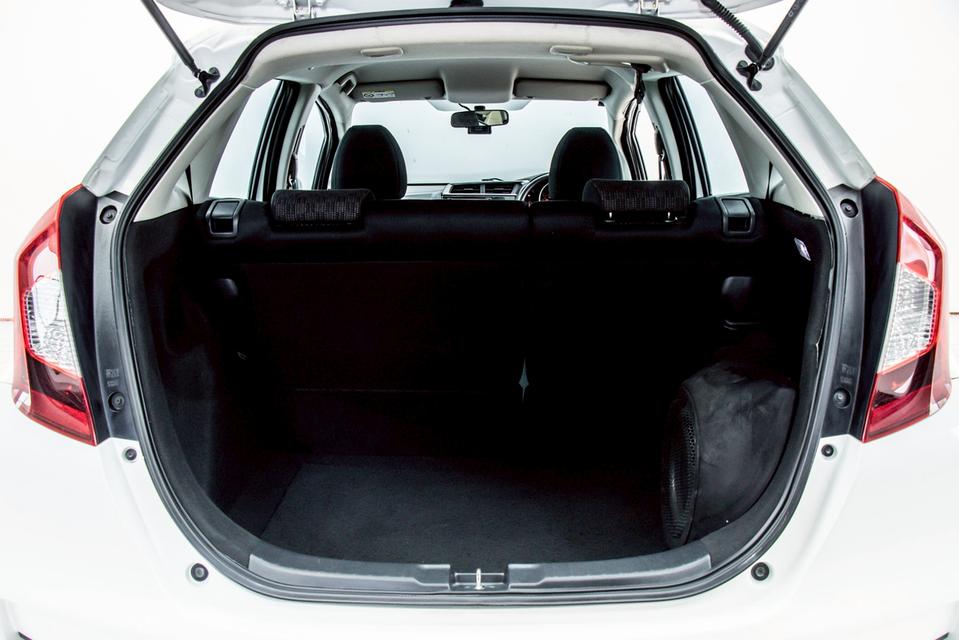 HONDA JAZZ GK 1.5 S เกียร์ธรรดา MT 2017  9