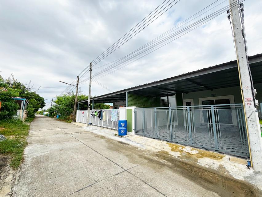 ทาวน์เฮ้าส์ 1 ชั้น เนื้อที่ 27.2 ตร.ว.ซอยพยอม 10 ต. พยอม อ. วังน้อย จ. พระนครศรีอยุธยา  2